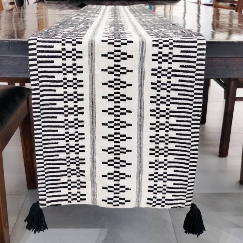 Behúň na stôl 35 x 182 cm, tkaná bavlna, čierna a krémová