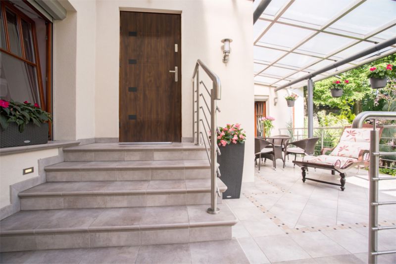 Vonkajšie dvere Prado 90, pravé, orech