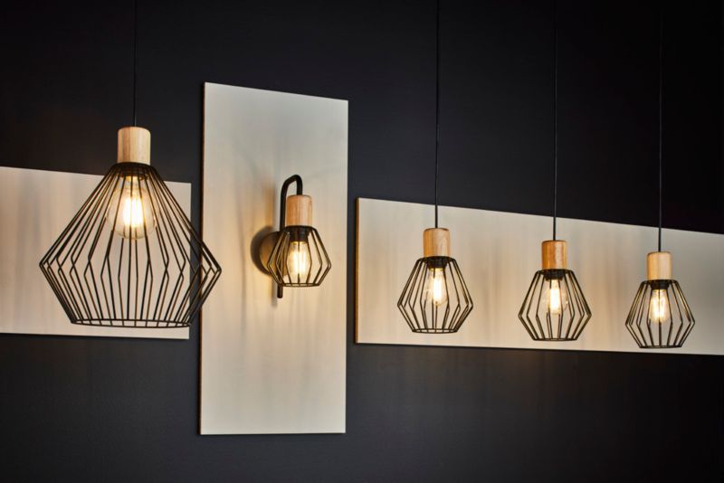 Palmorla 1 x E27 čierna a drevená nástenná lampa