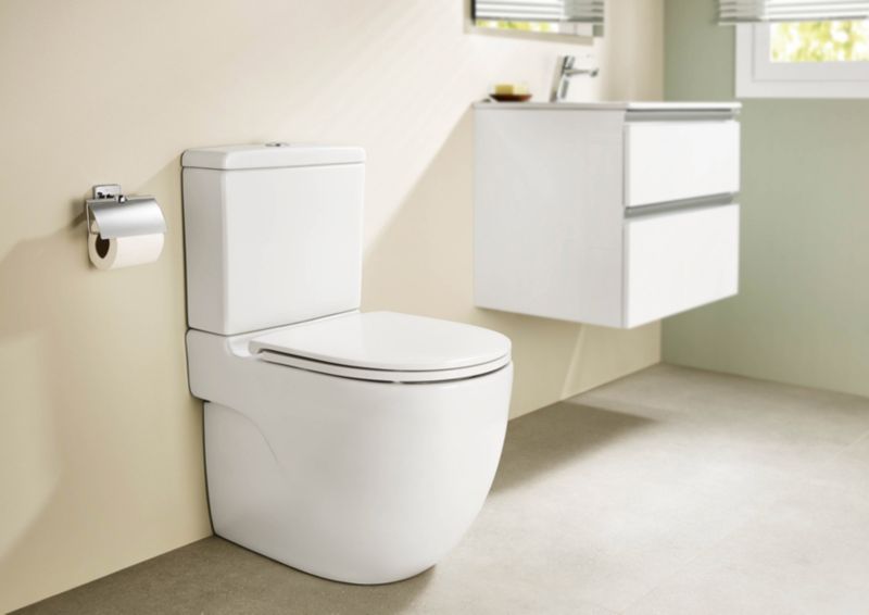 Kompaktné WC Roca Teras s bielym sedátkom z duroplastu soft-close