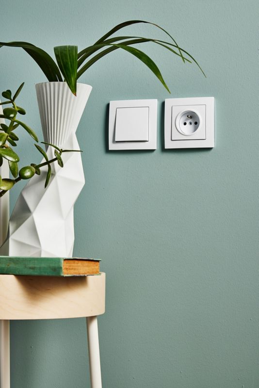 Ospel Ako jeden konektor, biely