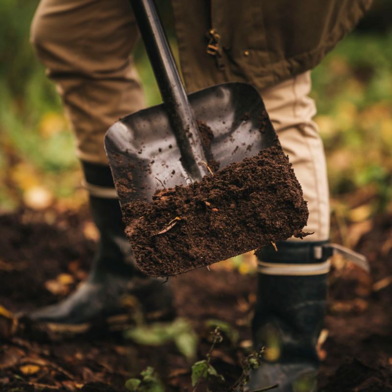 Pevná lopata na piesok Fiskars