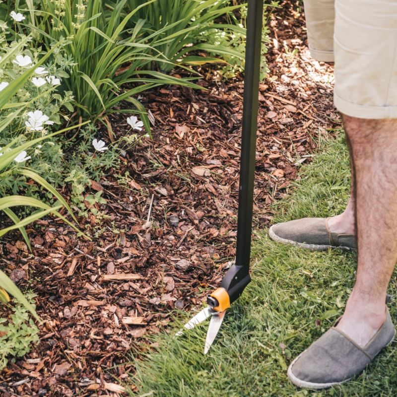 Servosystémové nožnice na trávu Fiskars GS46