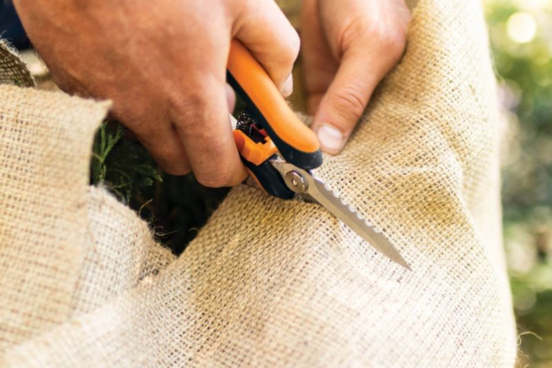 Multifunkčné nožnice Fiskars Solid SP320