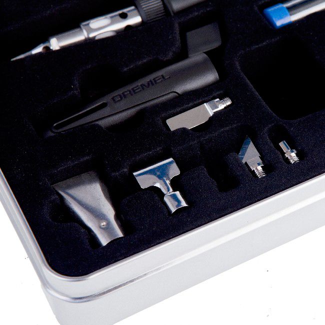 Multifunkčná baterka Dremel