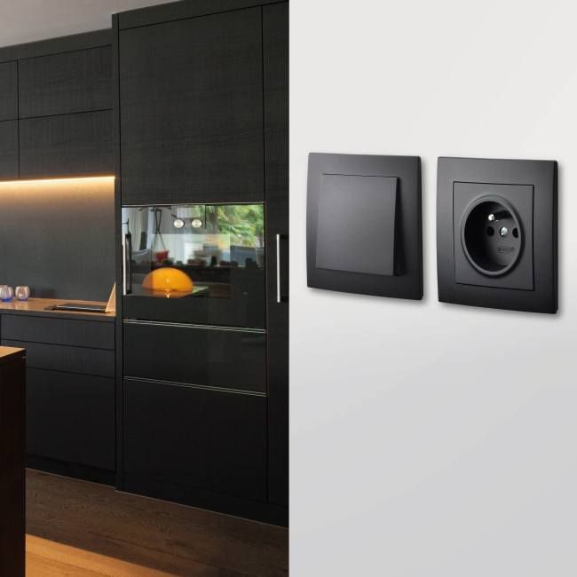 Ospel As single frame, black