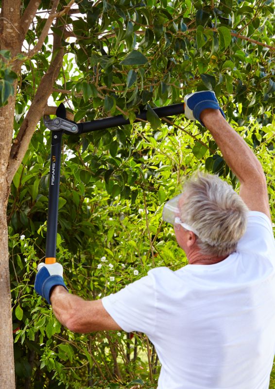 Nákovové nožnice Fiskars L77 PowerGear