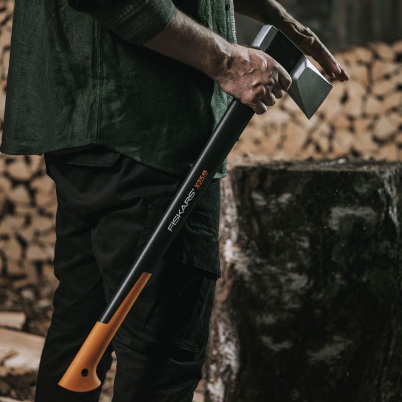 Štiepacia sekera Fiskars XL-X25