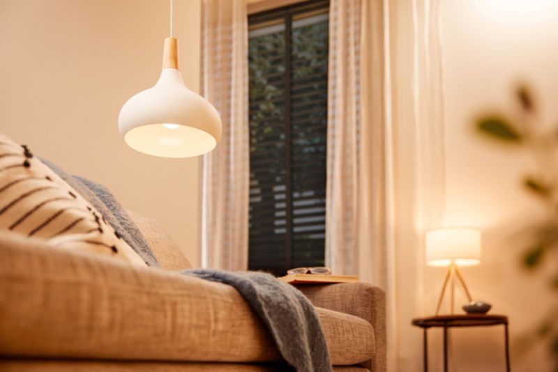 Inteligentná LED žiarovka Philips SMD A67 E27 RGB